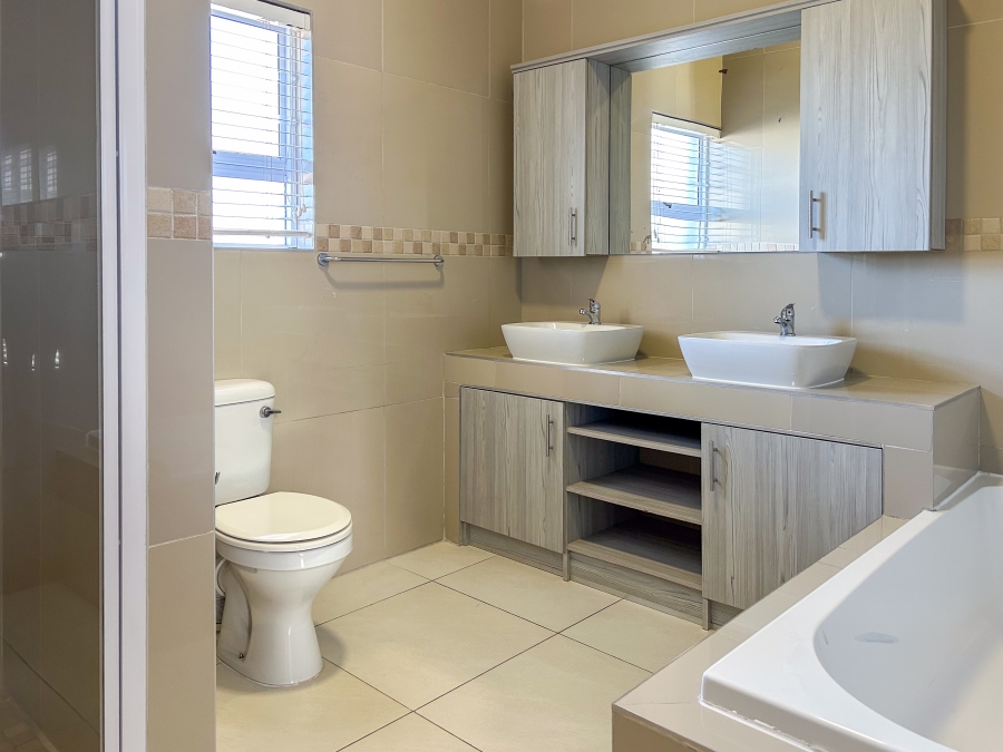3 Bedroom Property for Sale in Laguna Sands Western Cape